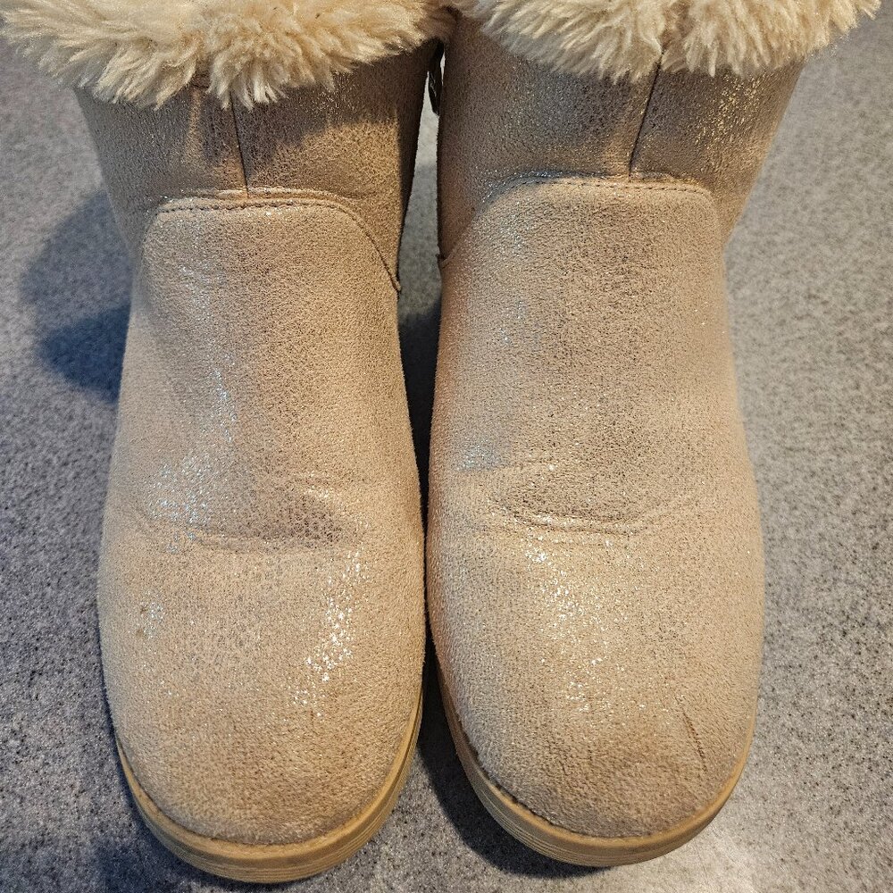 Beige fur lined boots
